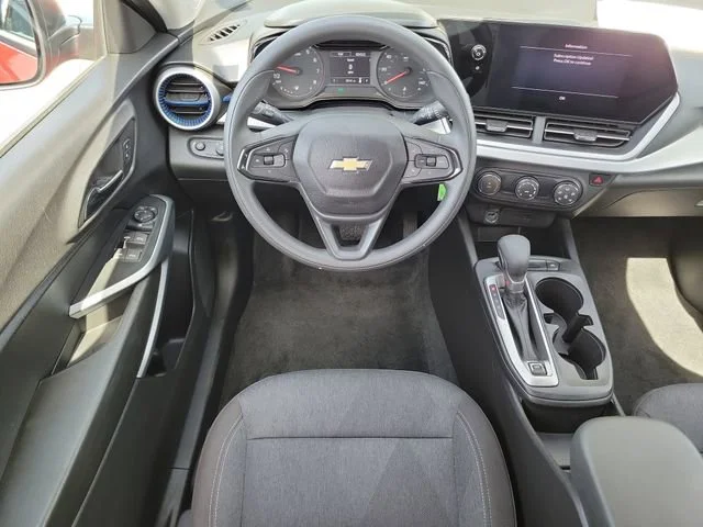 2024 Chevrolet Trax LS - Photo 13