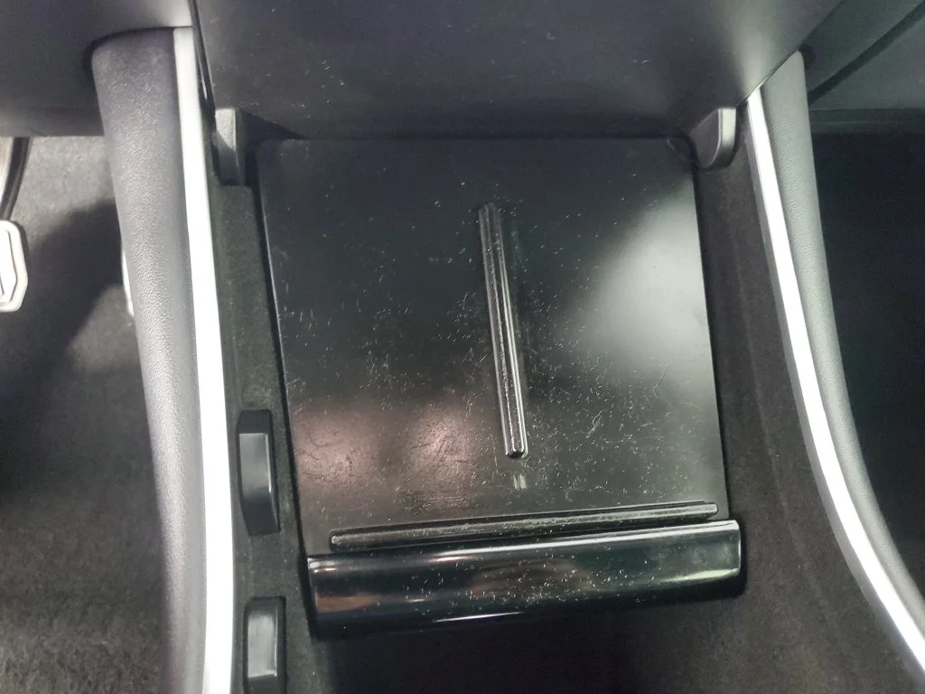 Used 2019  Tesla Standard Range Plus image 19