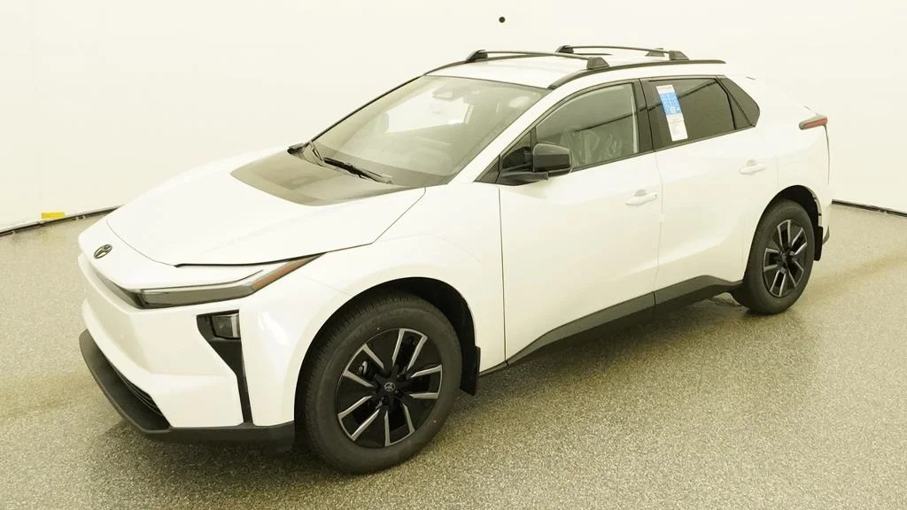 White (Wind Chill Pearl) 2026 Toyota bZ SUV / Crossover Front-Wheel Drive