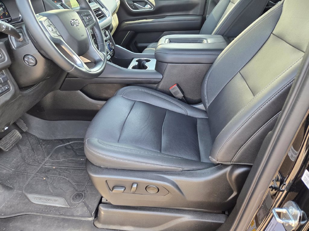 Used 2023 Black Chevrolet Z71 image 17