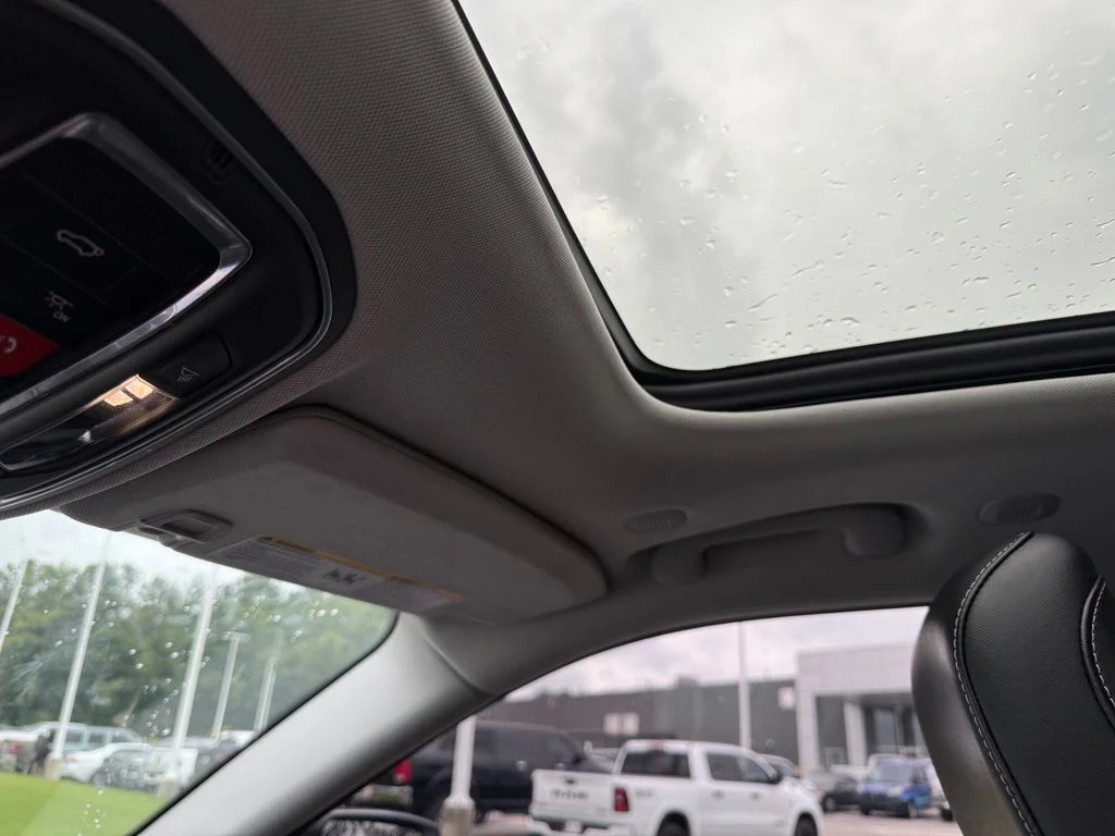 Used 2023 White Jeep Limited image 14