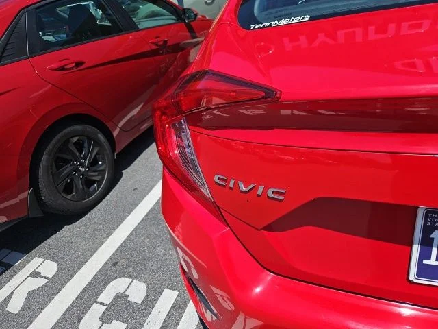 Used 2018 Red Honda EX image 7