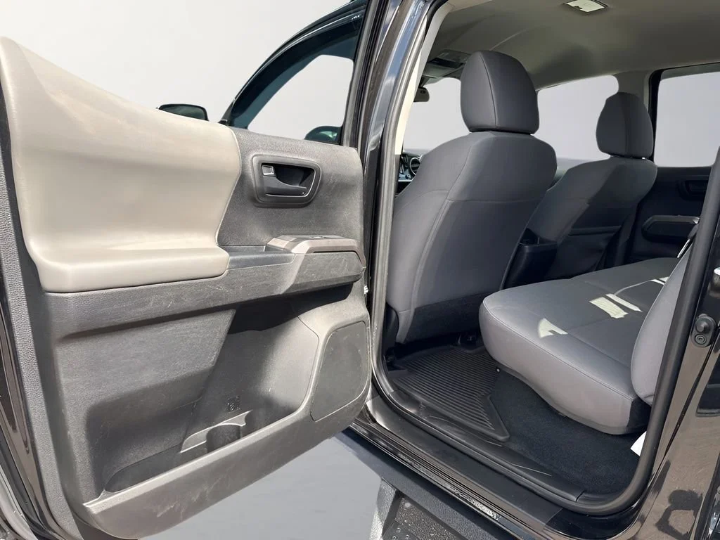 Used 2021  Toyota SR image 25