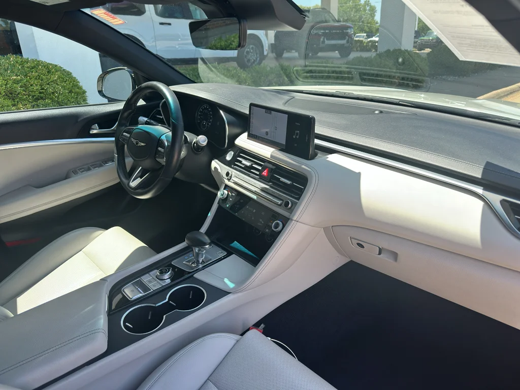 Used 2025  Genesis 2.5T image 30