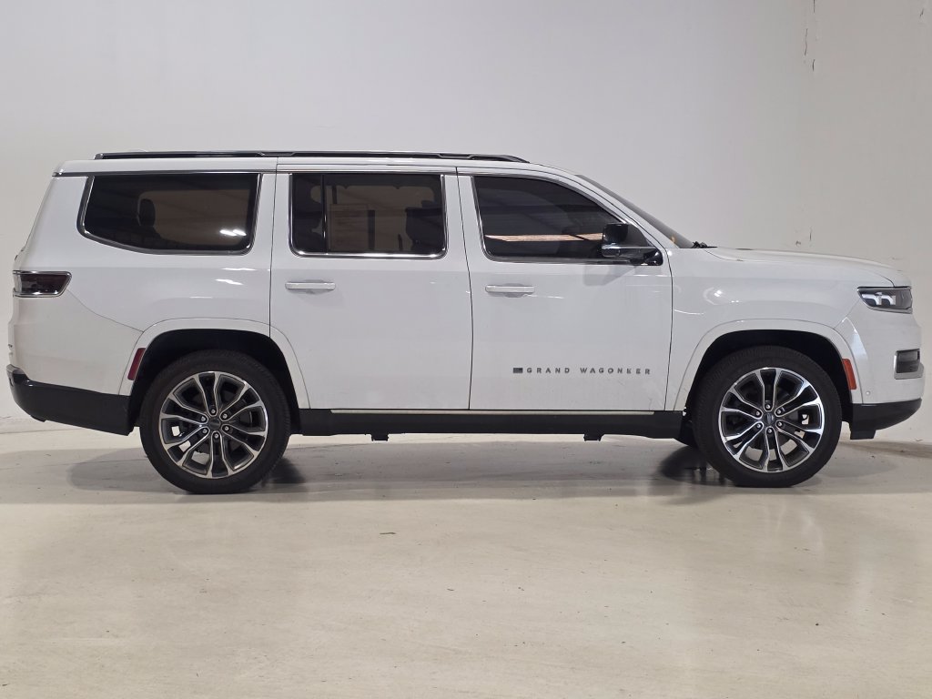 Used 2023 White Jeep Series III image 4