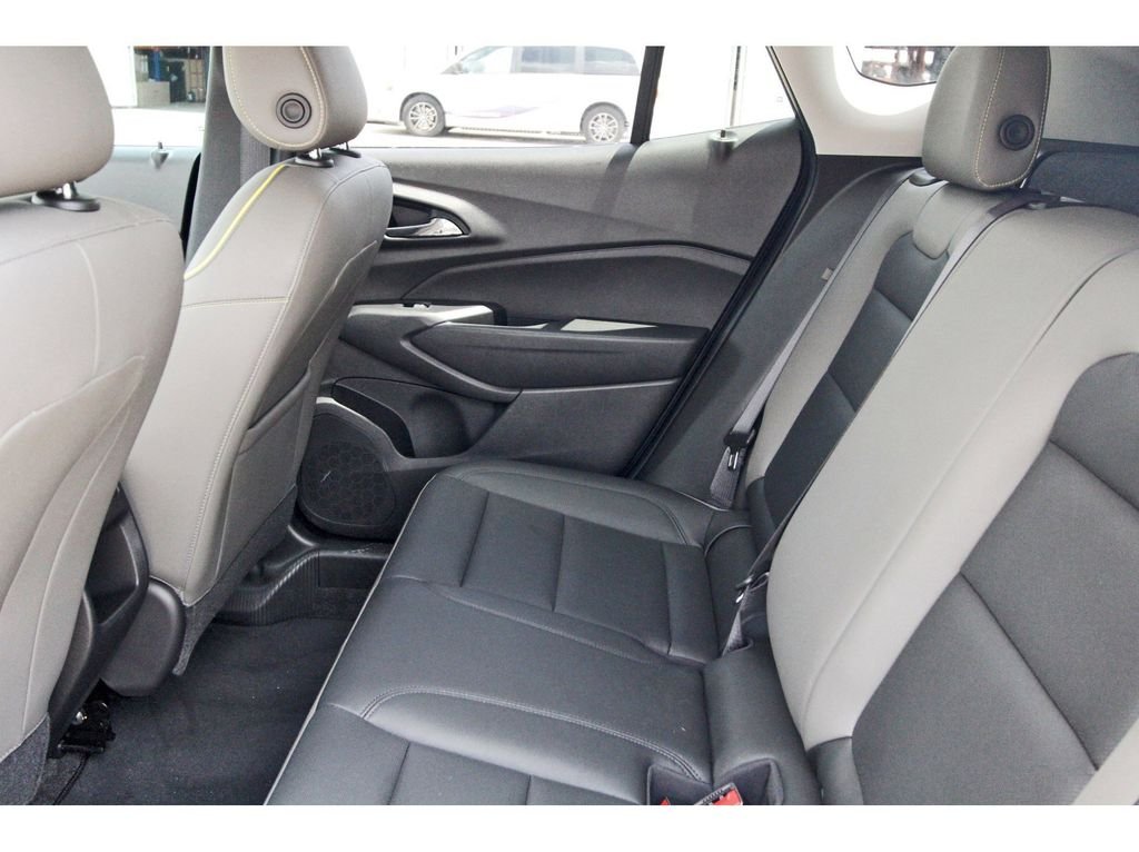 Used 2025 Gray Chevrolet ACTIV image 31
