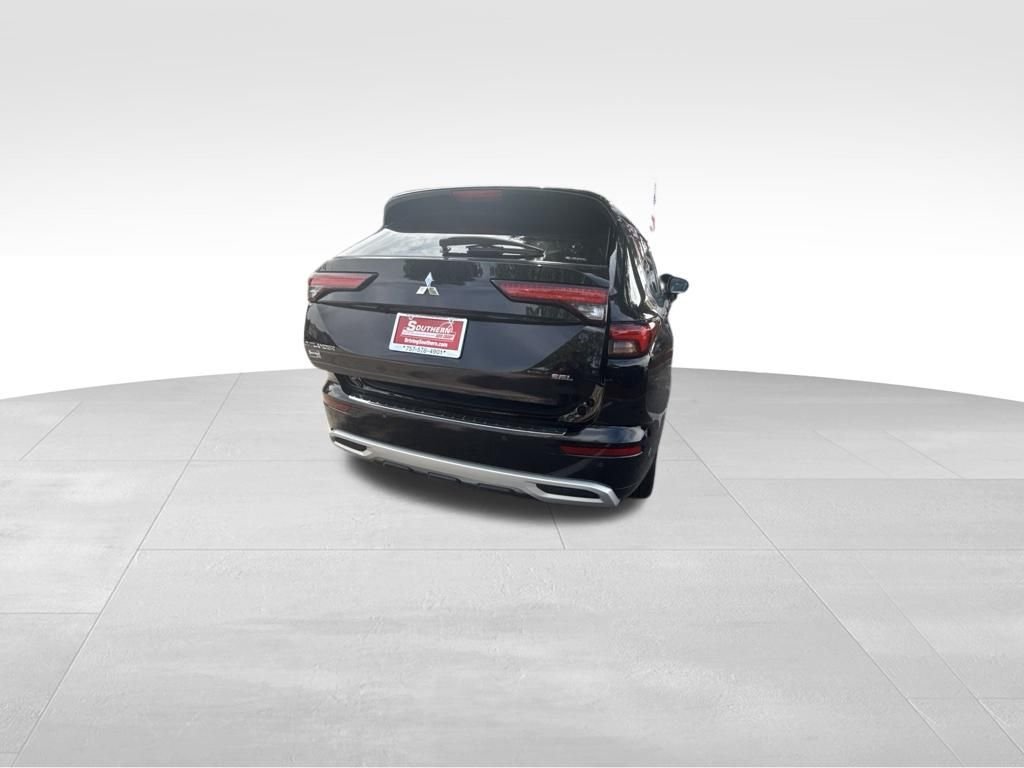 Used 2024 Gray Mitsubishi SEL Platinum Edition image 6