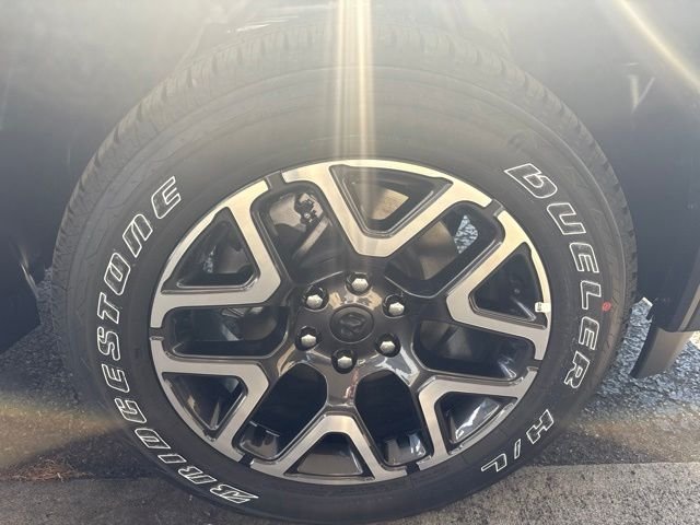 New 2026 Granite Crystal Metallic Clear-Coat Exterior Paint RAM Laramie image 29