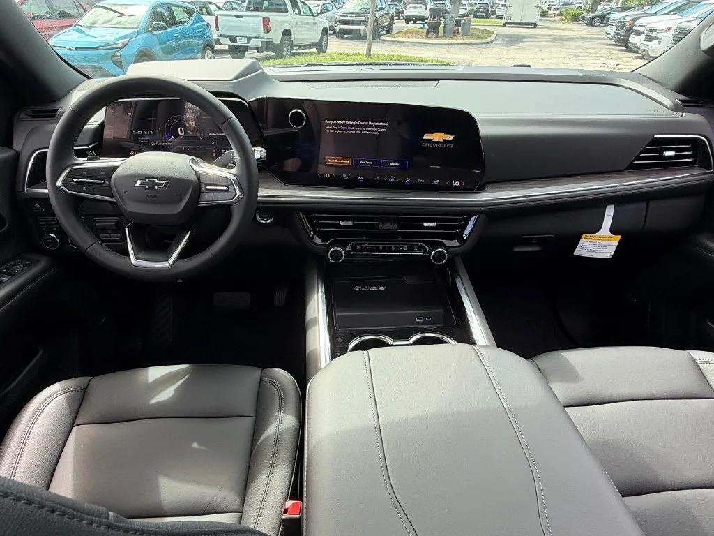 2026 Chevrolet Suburban Z71 - Photo 14