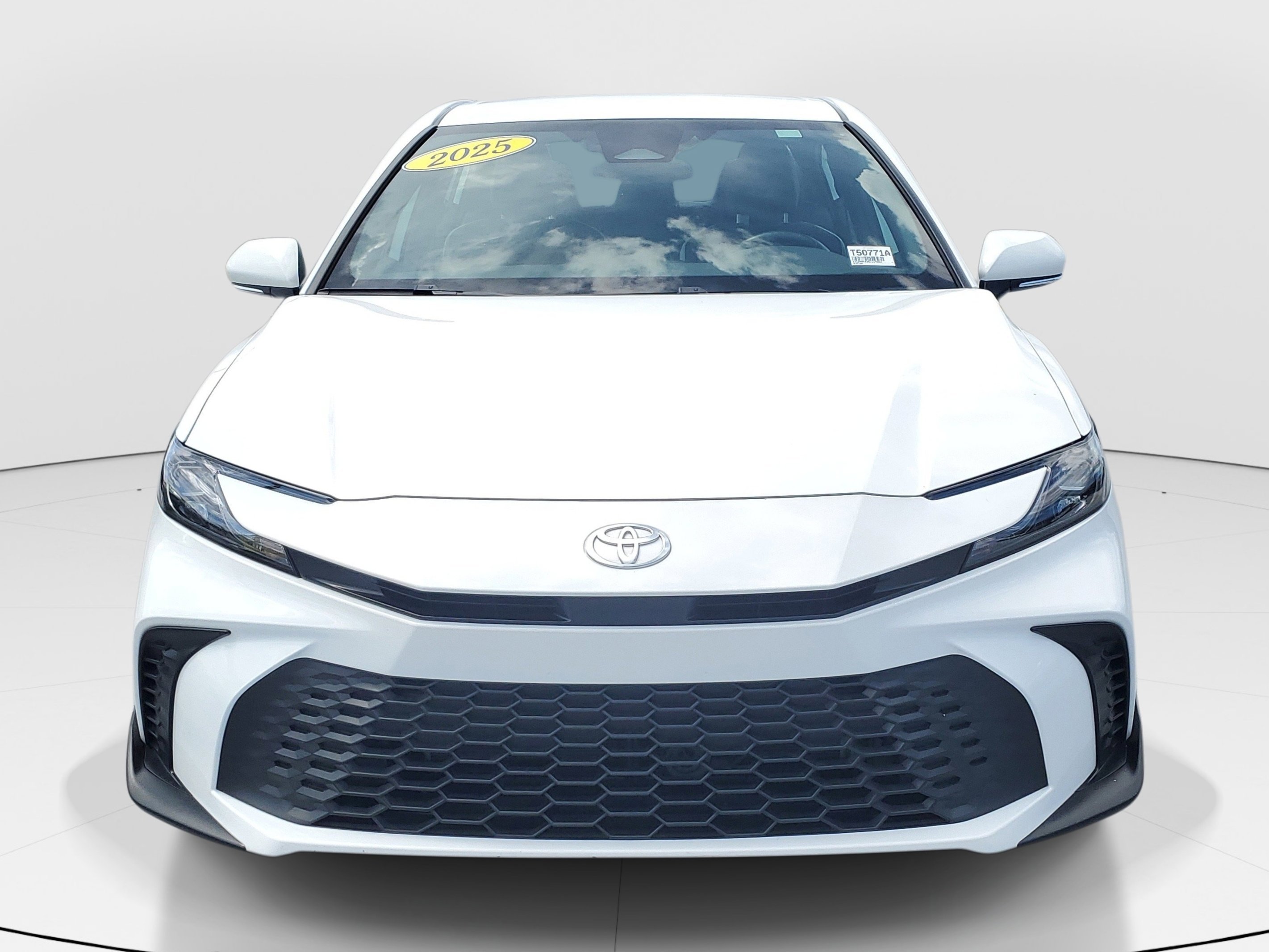 Certified Used 2025 Ice Toyota SE image 2