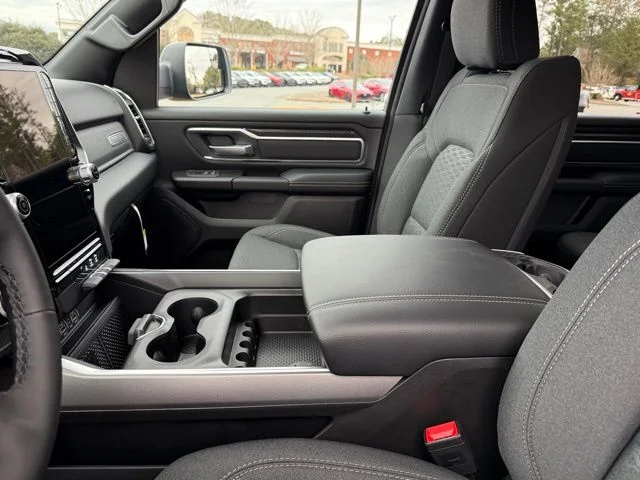 New 2026 Diamond Black Crystal Pearl-Coat Exterior Paint RAM Big Horn/Lone Star image 24