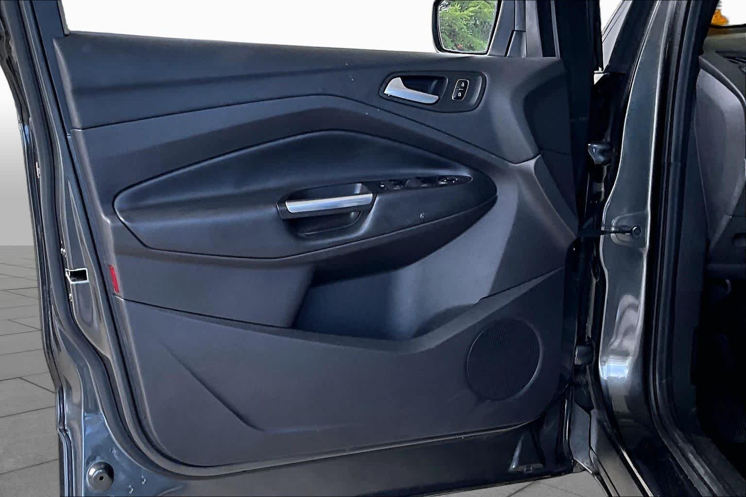 Used 2017 Magnetic Ford SE image 21