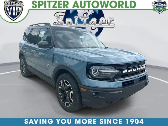 Used 2021 Blue Ford Outer Banks image 1