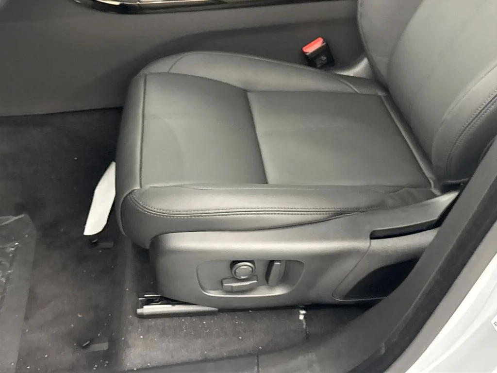 New 2026 Arroios Grey Land Rover S image 19