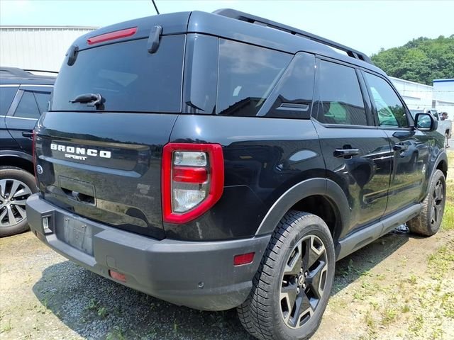 Used 2022 Black Ford Outer Banks image 9