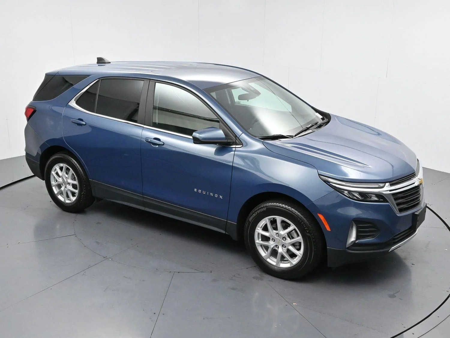 Used 2024 Lakeshore Blue Metallic Chevrolet LT image 36