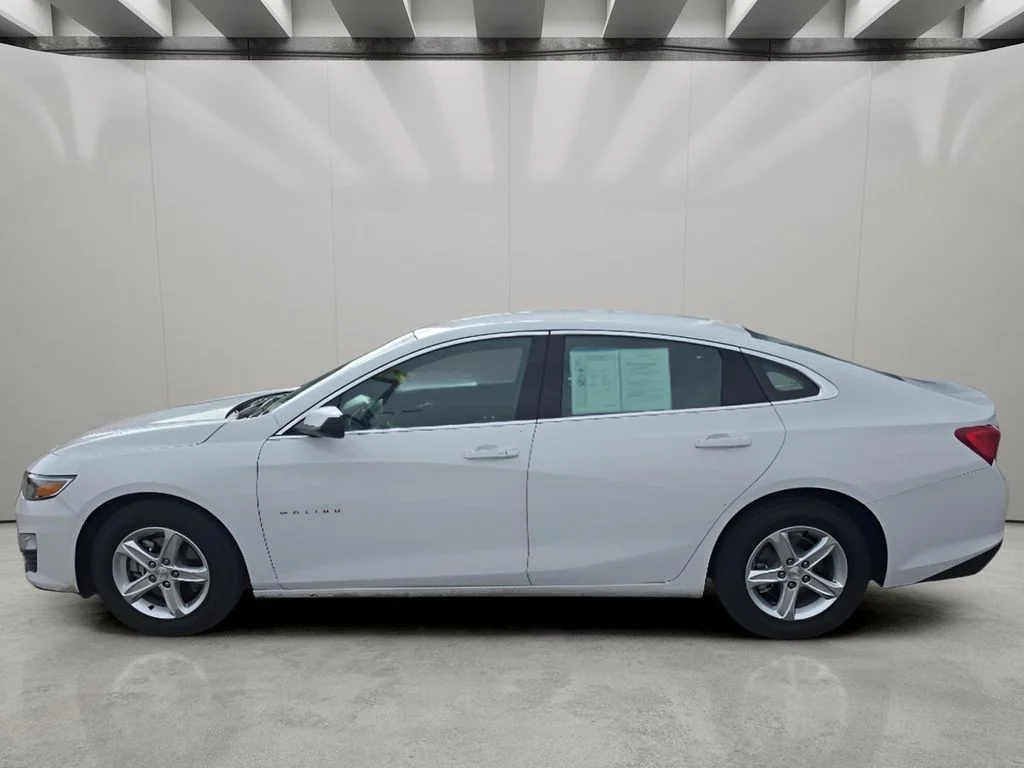 Used 2024 Summit White Chevrolet LS image 3