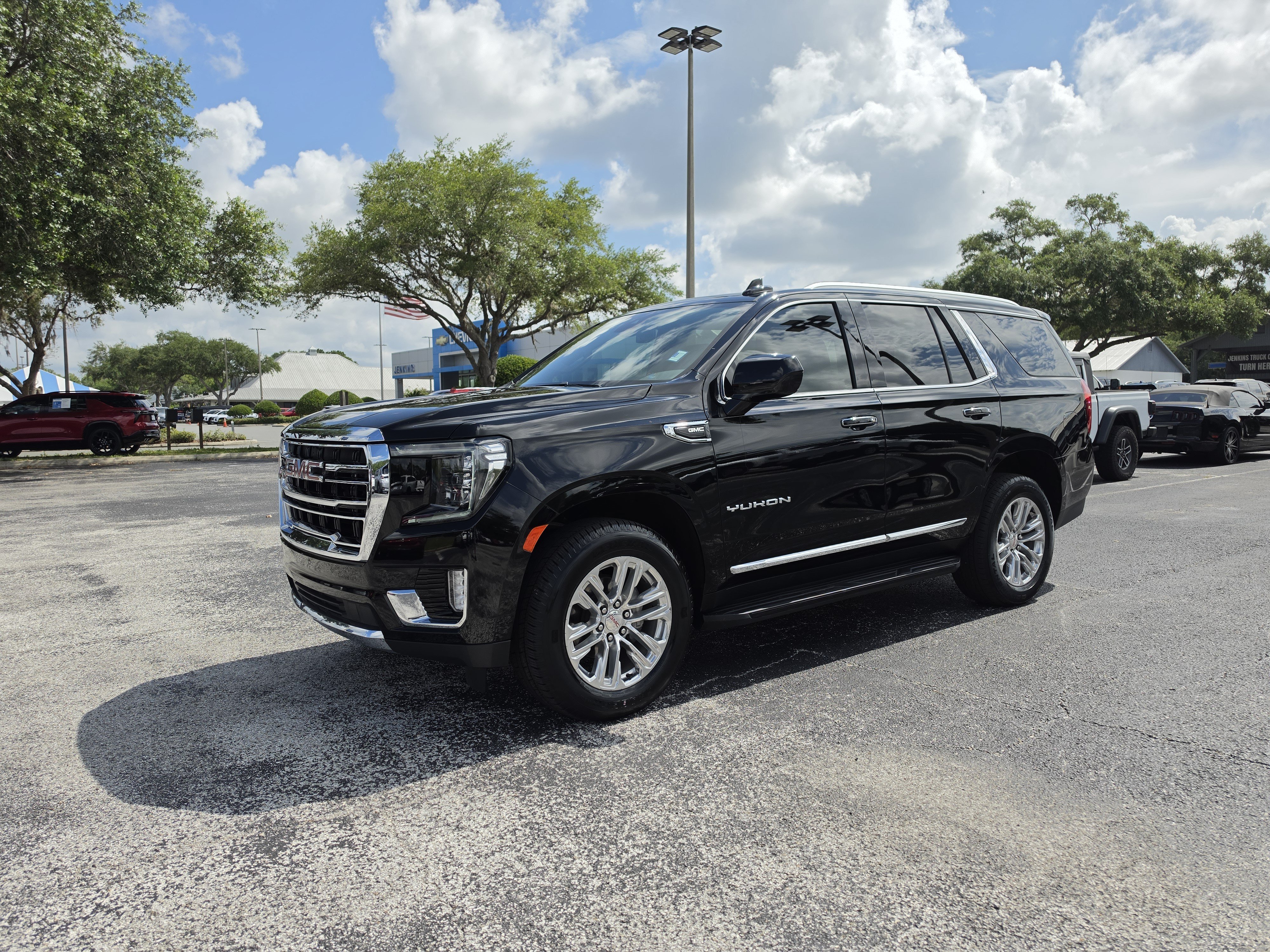 Used 2023 Onyx Black GMC SLT image 10
