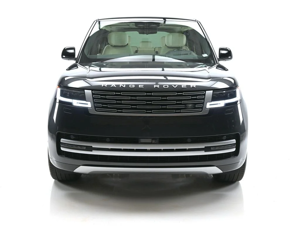 Used 2025 Borasco Gray Metallic Land Rover Autobiography image 2