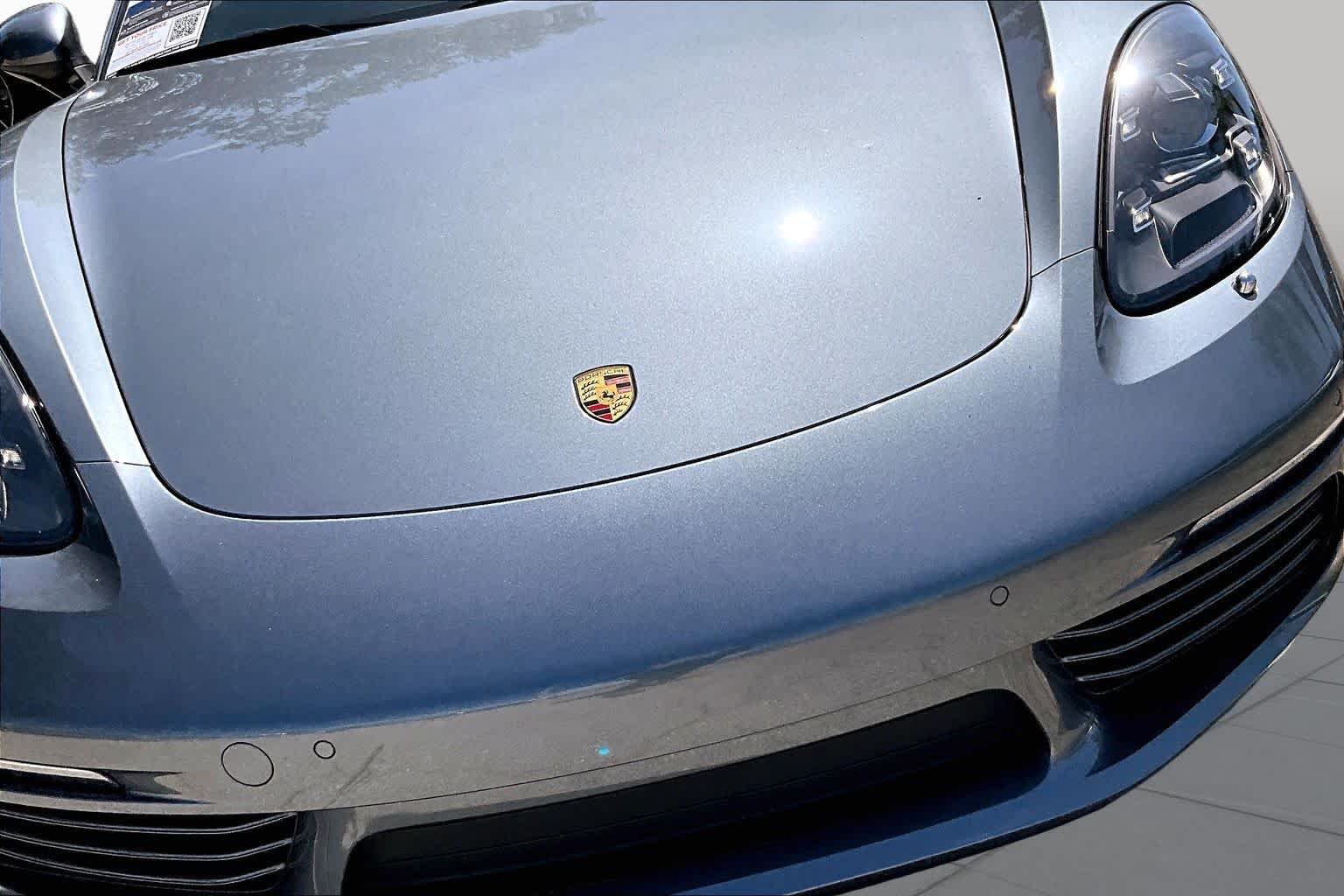 Used 2025 Vanadium Grey Metallic Porsche  image 27