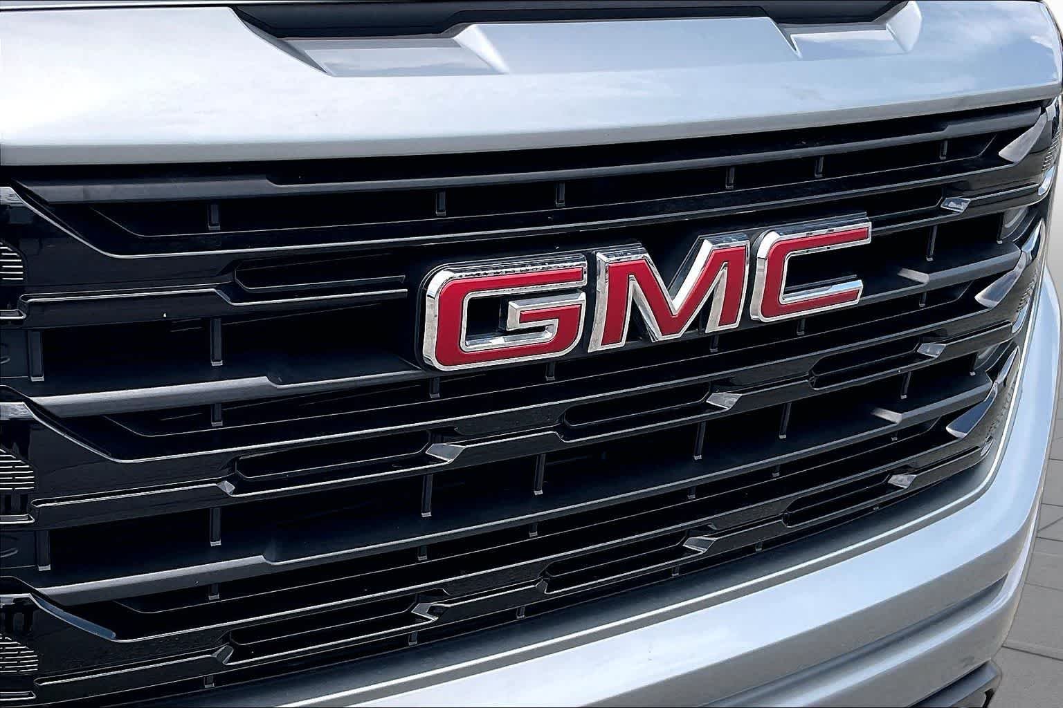 Used 2024 Sterling Metallic GMC Elevation image 27