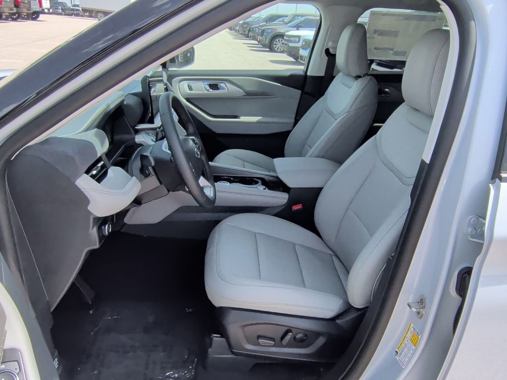 New 2026 Space White Metallic Ford Active image 12