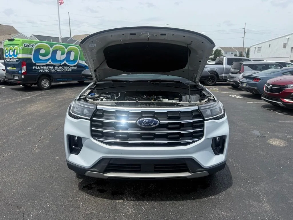 New 2026 Space White Metallic Ford Active image 55