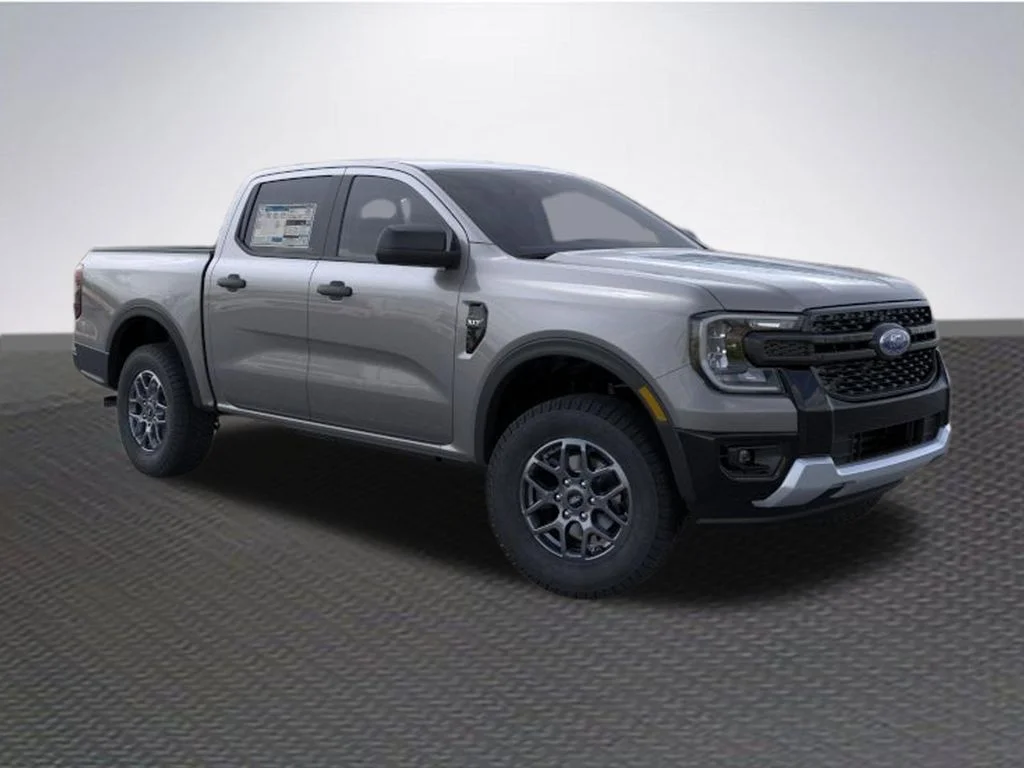 New 2026 Carbonized Gray Metallic Ford XLT image 7