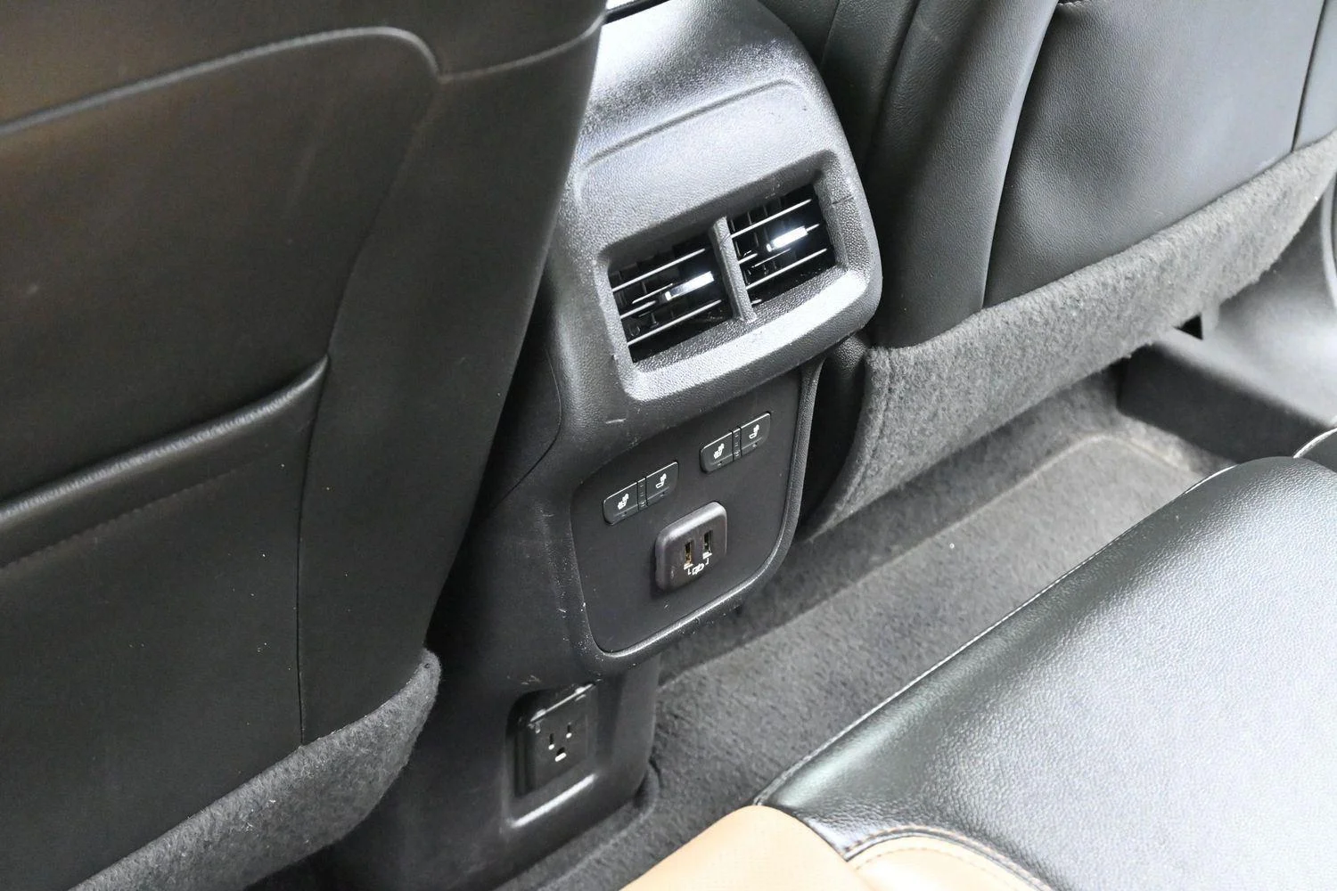 Used 2022 Iron Gray Metallic Chevrolet Premier image 33