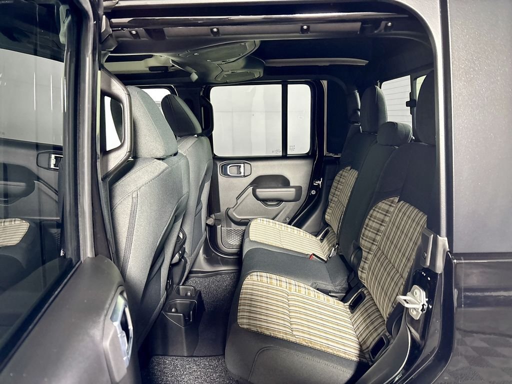 New 2026 Black Clear-Coat Exterior Paint Jeep  image 20