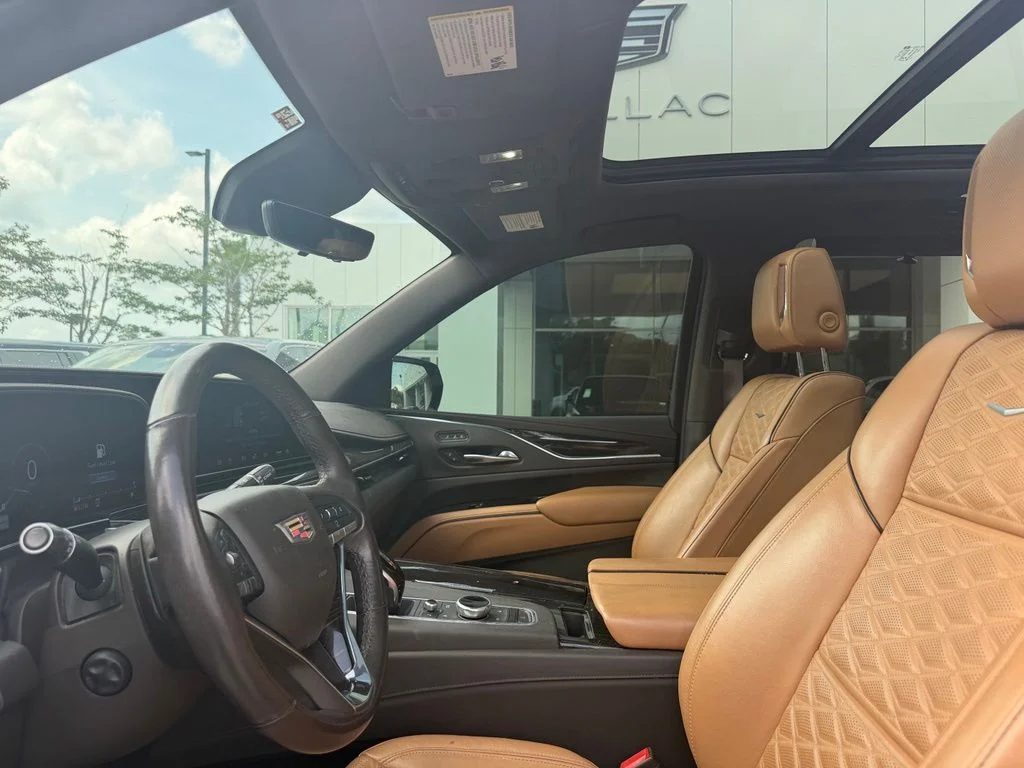 Used 2021 Crystal White Cadillac Sport image 10