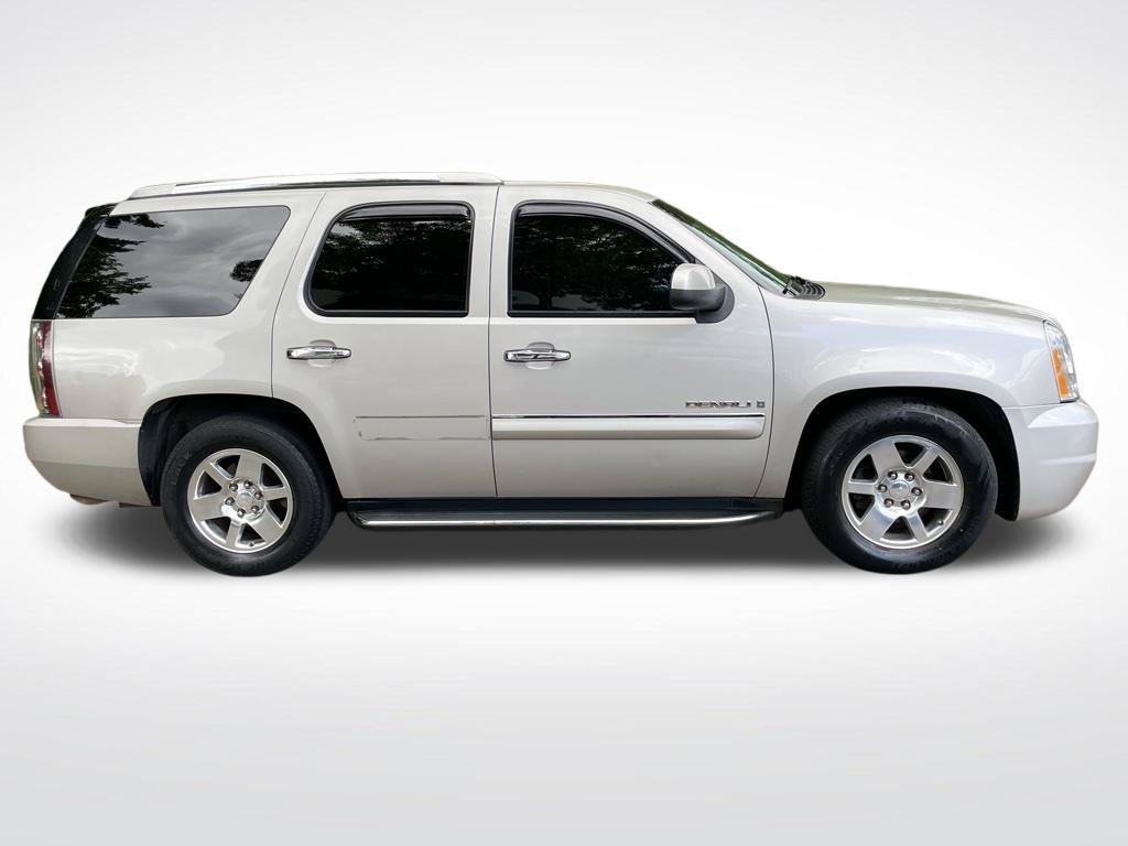 Used 2007 Silver Birch Metallic GMC Denali image 2