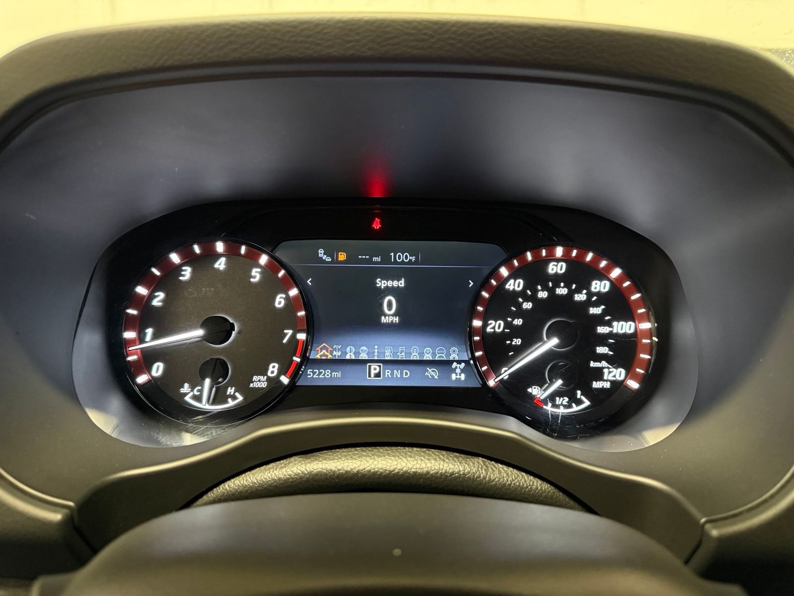 Used 2025 White Nissan PRO-4X image 9
