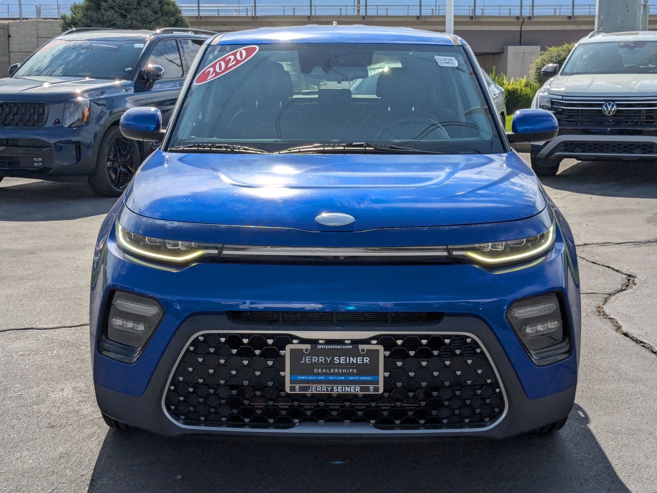 Used 2020 Neptune Blue Kia EX image 8