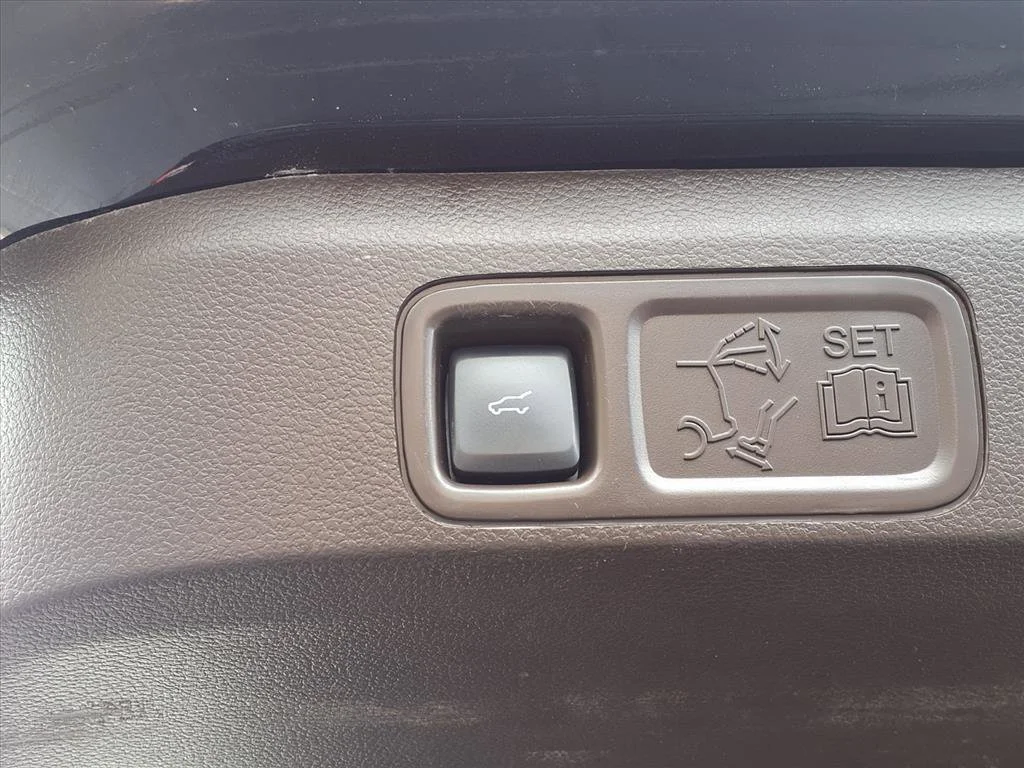 Used 2024 Black Metallic Ford King Ranch image 30
