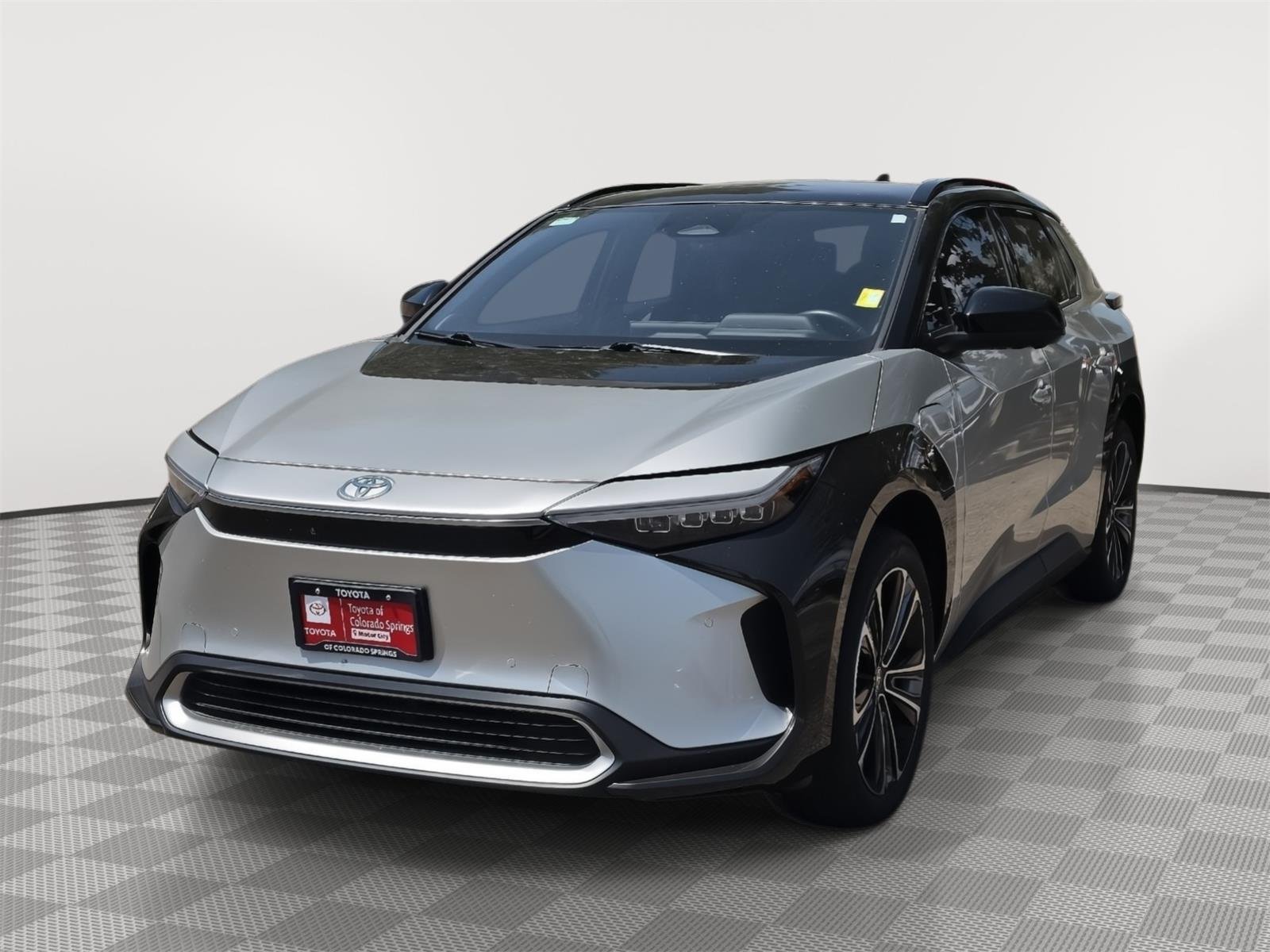 Certified Used 2023 Elemental Silver Metallic w/Black Roof Toyota Limited image 5