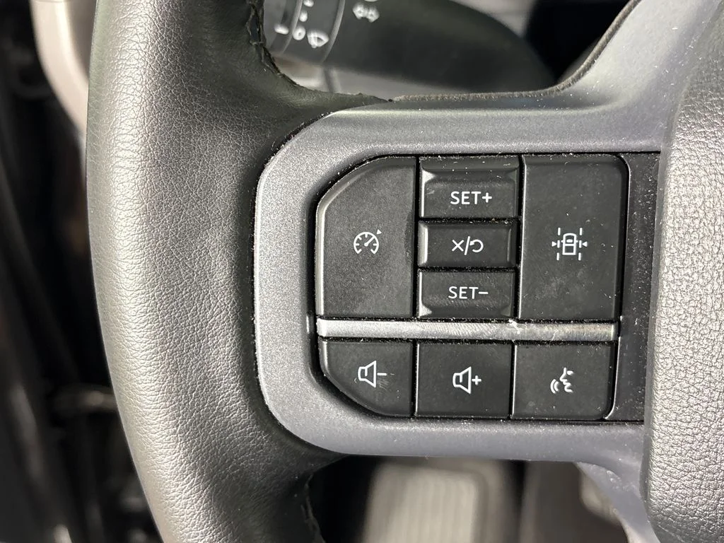 Certified Used 2025 Gray Ford XLT image 21