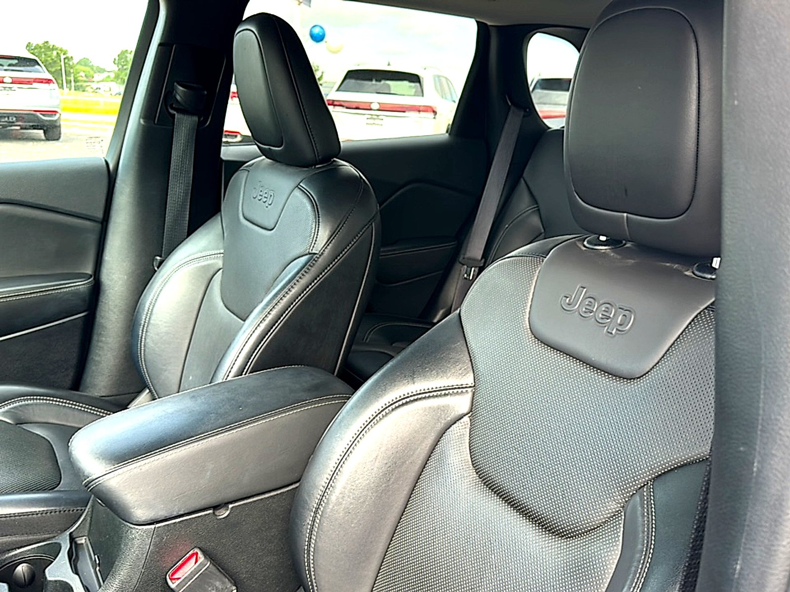 Used 2022 WHITE Jeep Latitude Lux 4x4 image 14