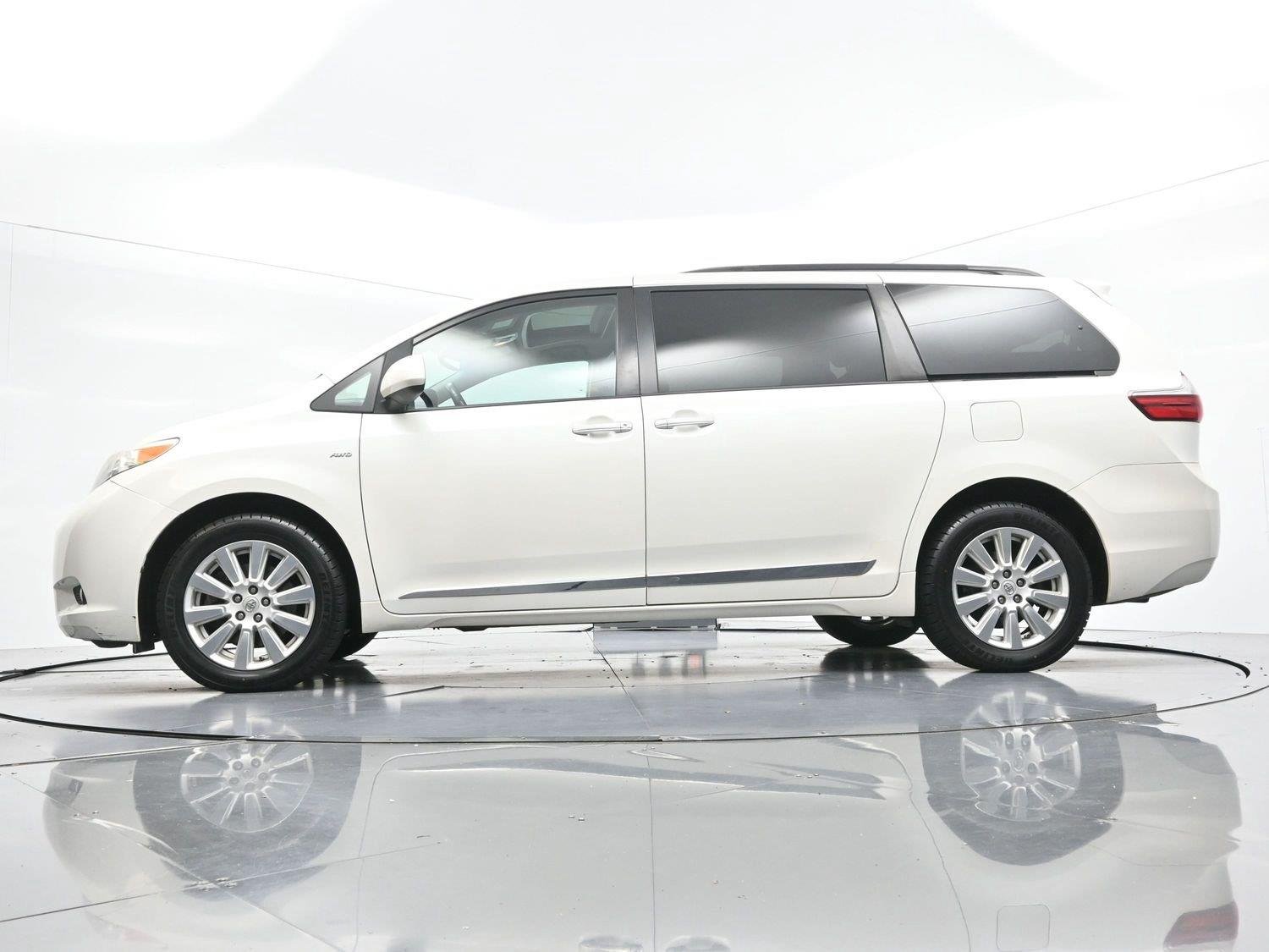 Used 2017 Blizzard Pearl Toyota XLE image 45