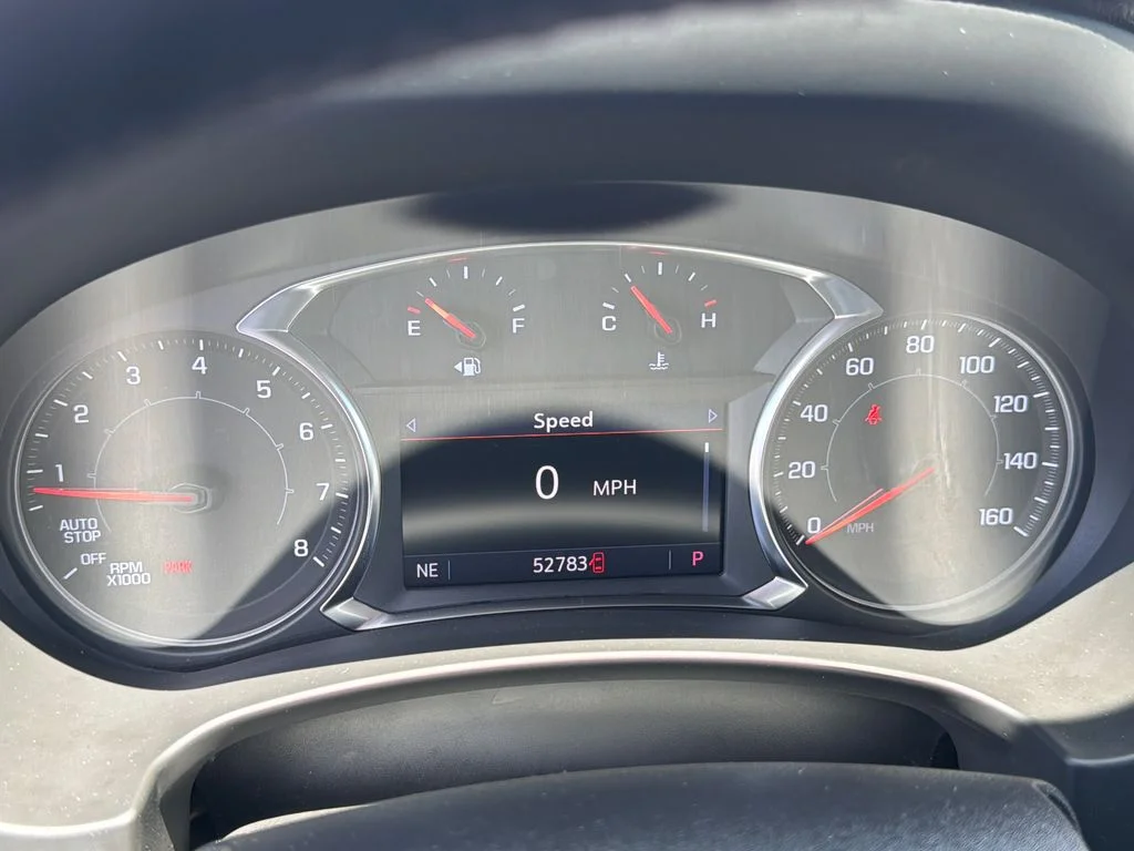Used 2024 White GMC SLT image 17