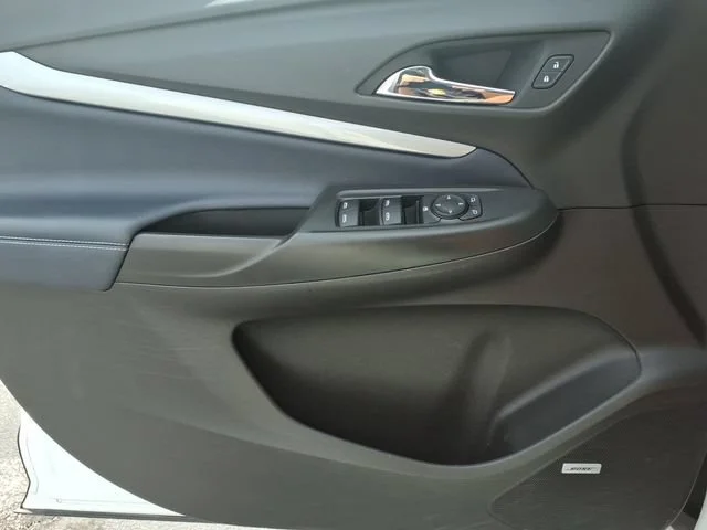 Used 2022 SUMMIT WHITE Chevrolet Premier image 13
