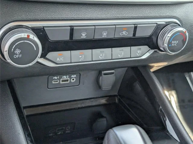 Used 2024 Silver Nissan 2.5 SV image 26