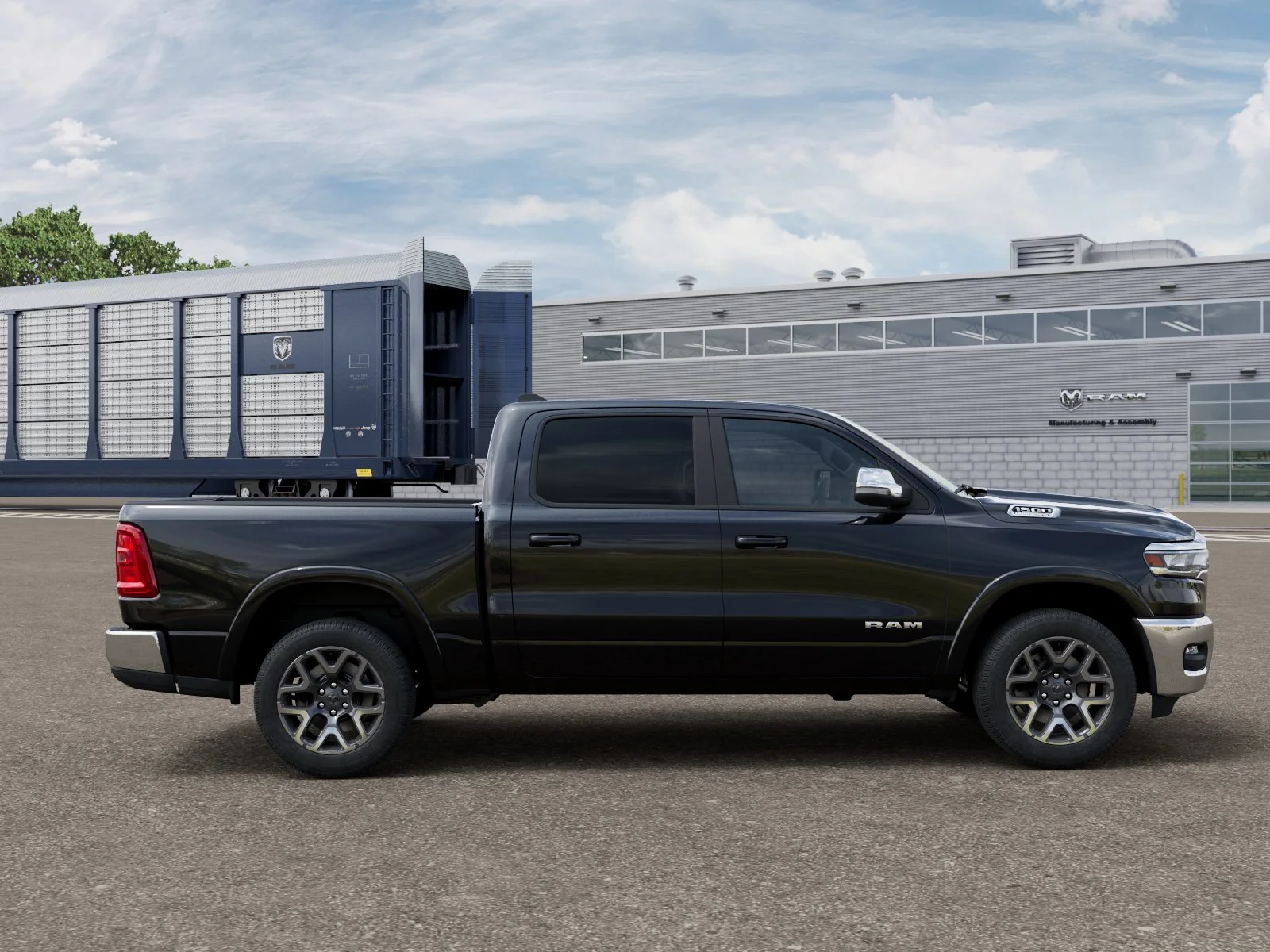 New 2026 Diamond Black Crystal Pearl-Coat Exterior Paint RAM LARAMIE image 12