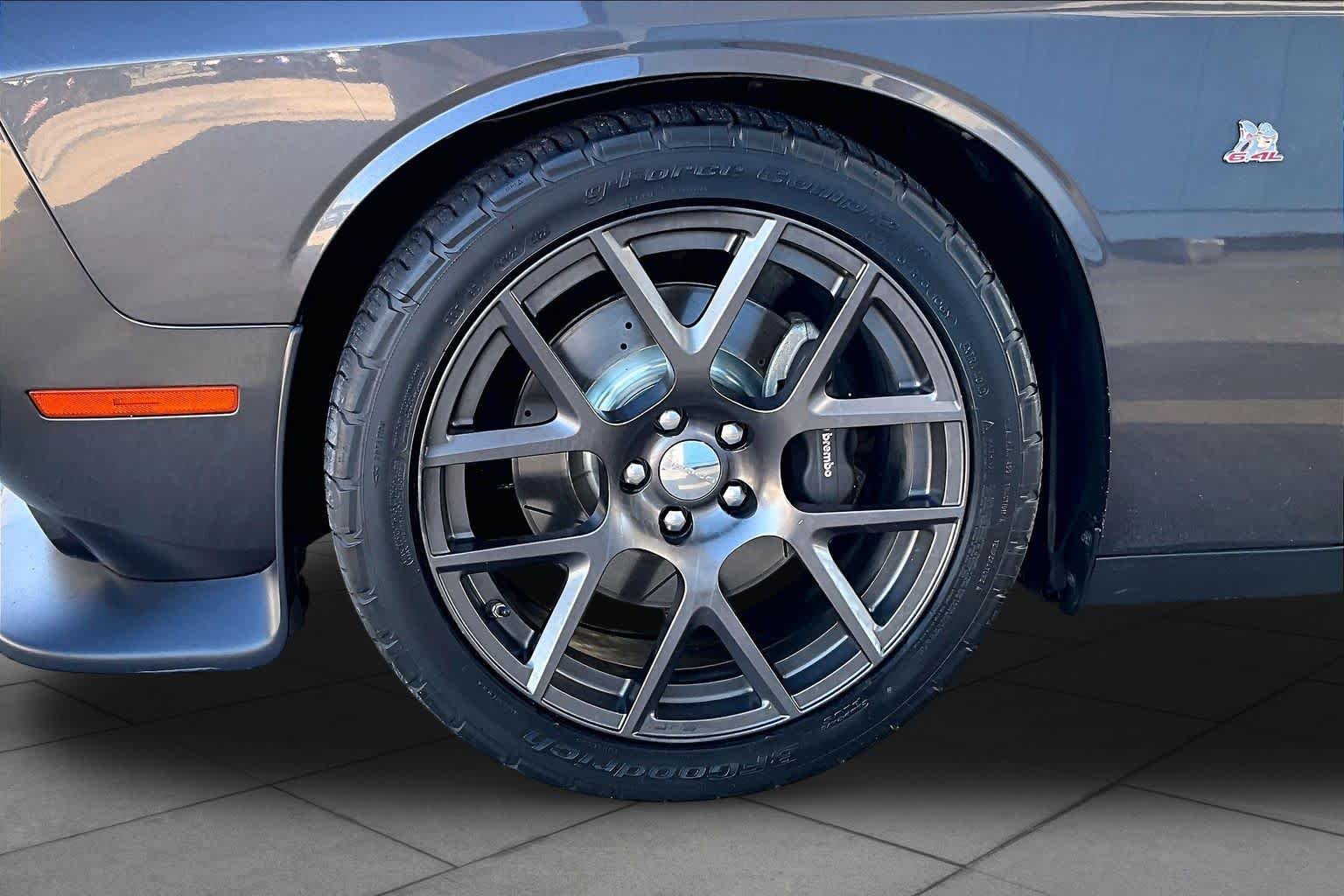 Used 2016 Granite Pearlcoat Dodge R/T Scat Pack image 11