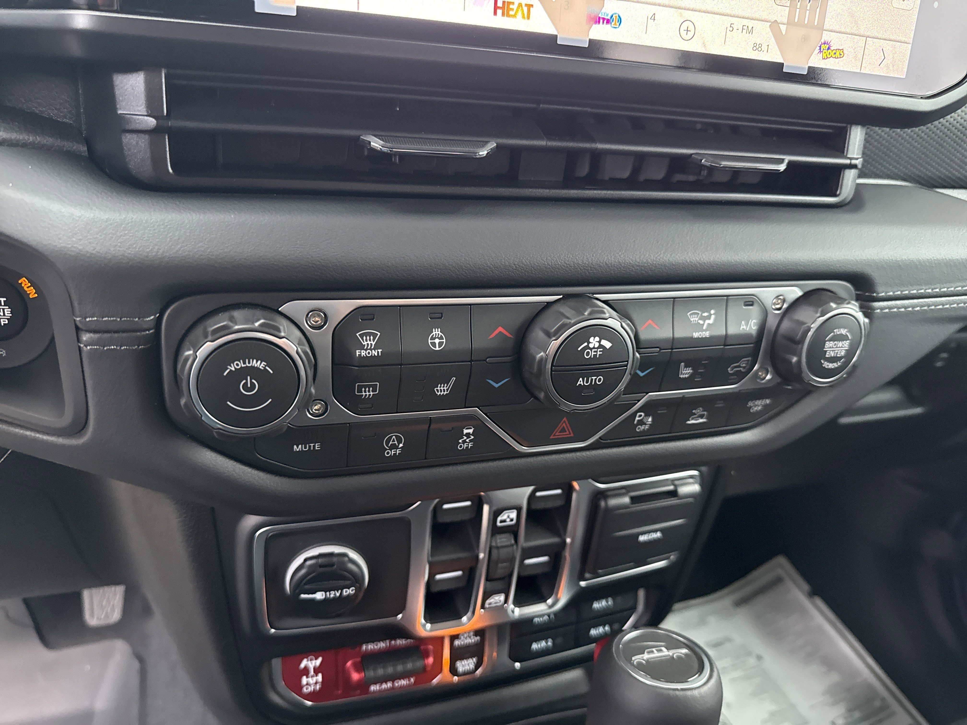 New 2026 Reign Exterior Paint Jeep Rubicon X image 30