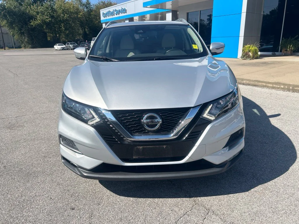 Used 2020 Silver Nissan SV image 2