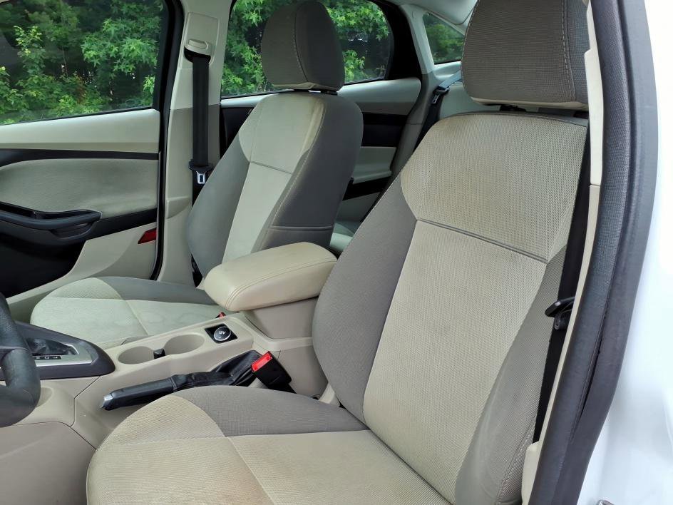 Used 2014 Oxford White Ford SE image 17