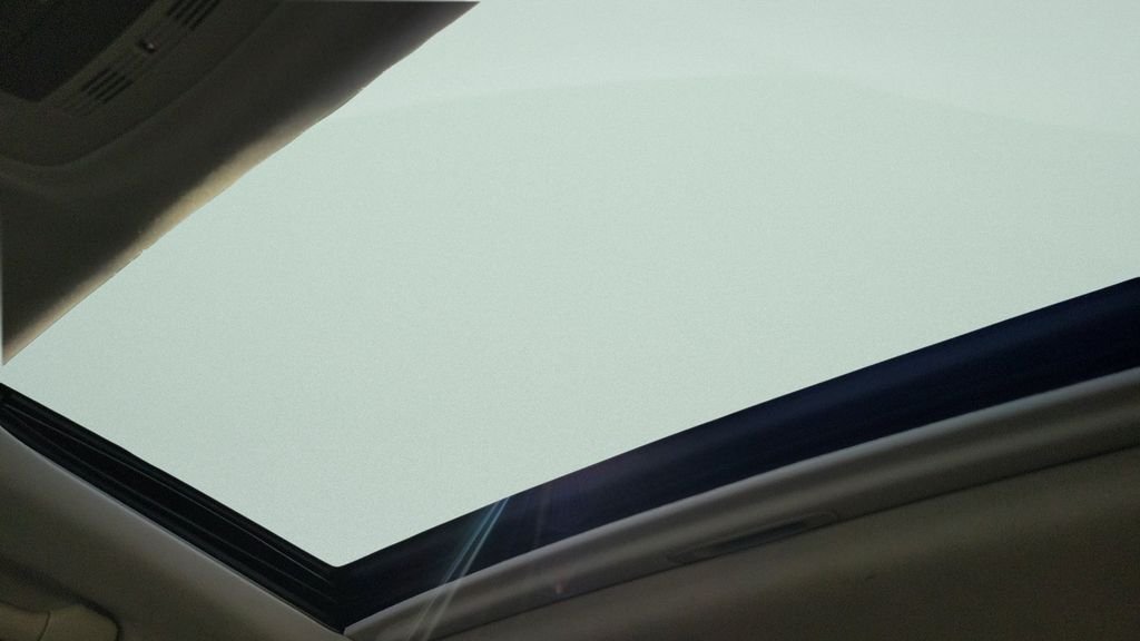 Used 2014  Lexus 350 image 17