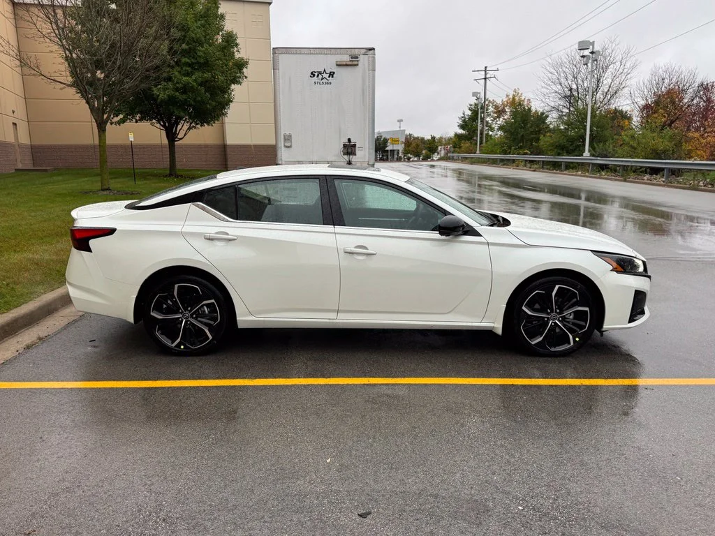 New 2026 Pearl White Tricoat Nissan 2.5 SR image 3