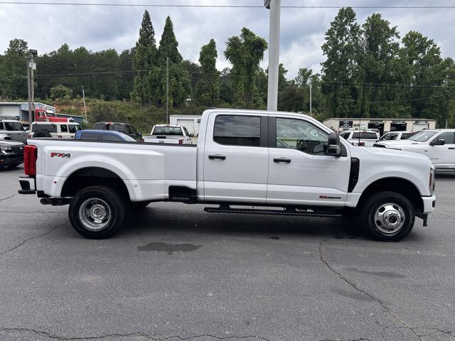 New 2026 Oxford White Ford F-350® XL image 5